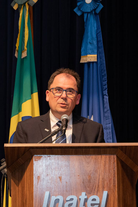 Carlos Nazareth Motta Marins, diretor do Inatel, durante discurso de posse