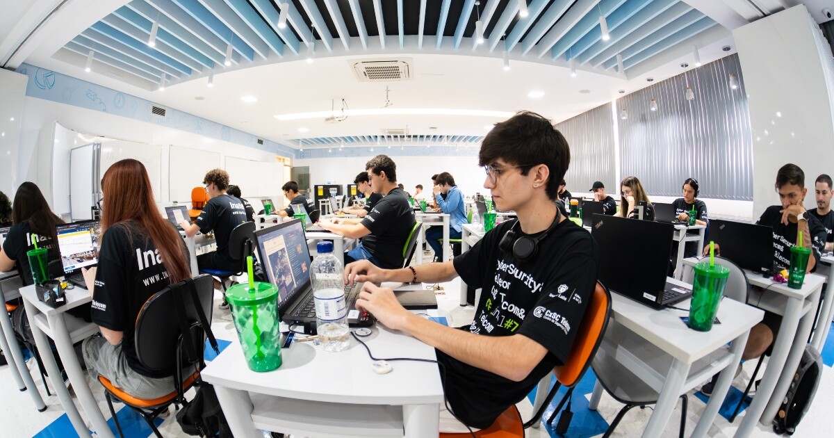 Estudantes do Inatel têm a oportunidade de vivenciar diferentes experiências por meio de laboratórios temáticos