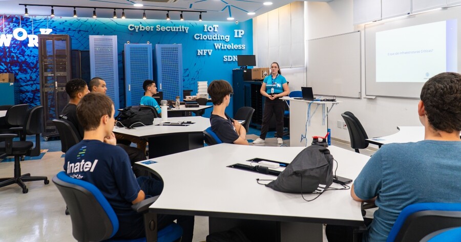 Um ponto fundamental nas competições é o estímulo  de habilidades altamente valorizadas pelo mercado.