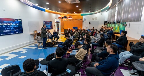 Evento reuniu especialistas do setor para debater integração entre redes terrestres e não terrestres, sistemas LEO/MEO, NTN, regulação, provedores regionais e TV 3.0 via satélite