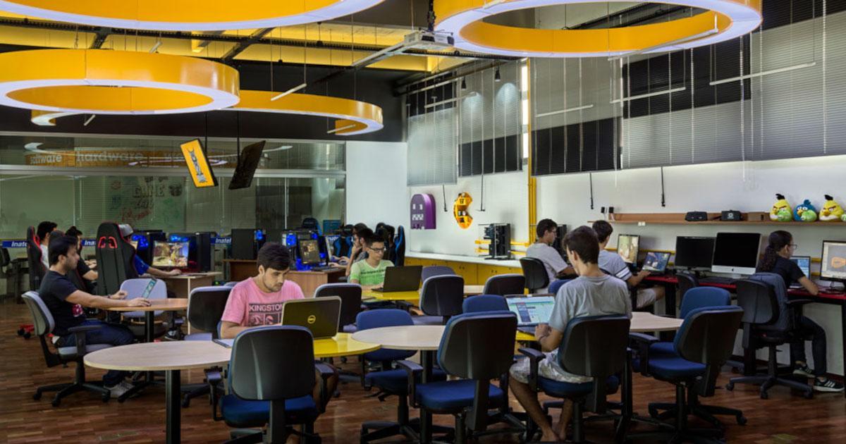 Laboratório CDG Hub do curso de Engenharia de Computação do Inatel