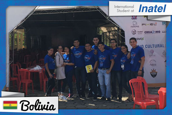 Estudante escuela militar de ingeniera bolivia