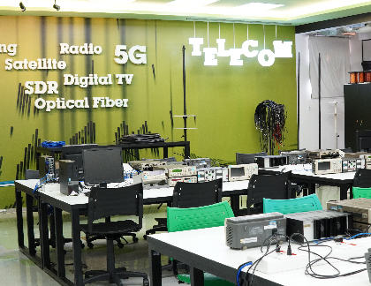 Foto Laboratório de Telecom