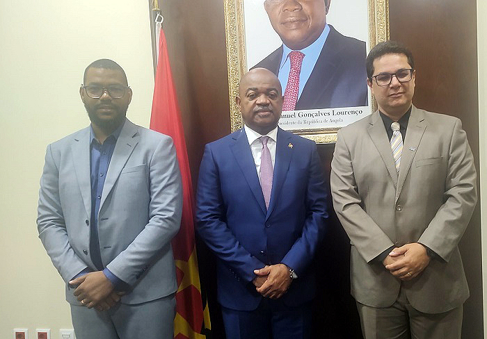 Angola para capacitação profissional e consultoria