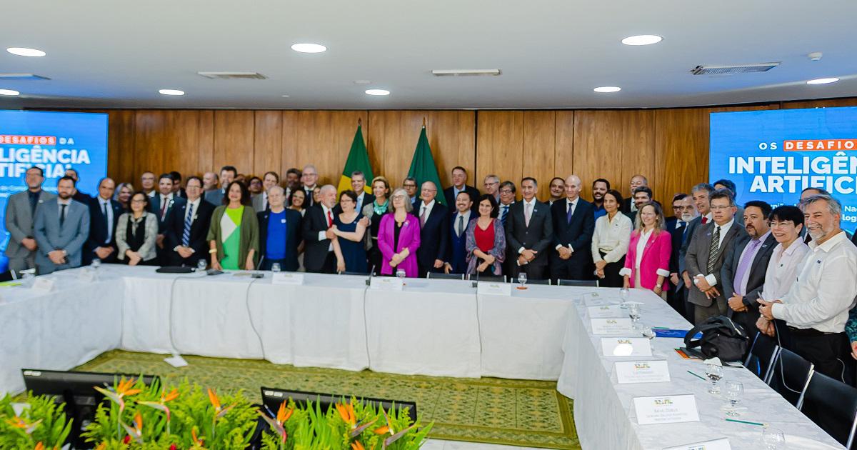 Dir. do Inatel, Carlos Nazareth Motta Marins, participou da reunião do CNCT, em Brasília