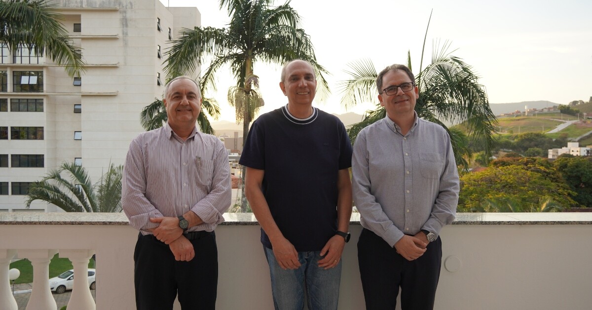 Em visita ao campus, Paulo Pires conheceu projetos de pesquisa e relembrou a colaboração iniciada na década de 1980