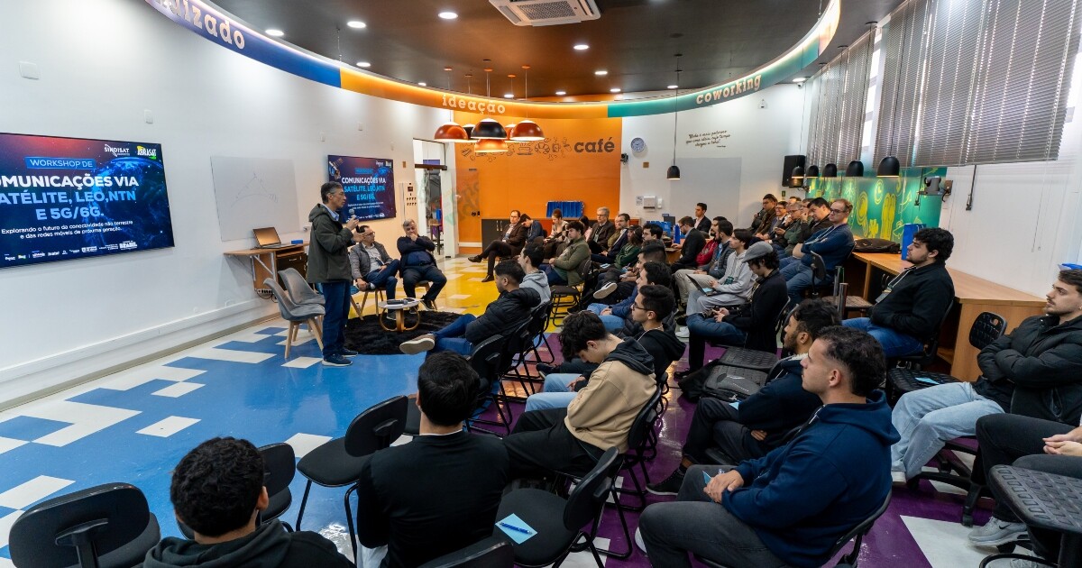 Evento reuniu especialistas do setor para debater integração entre redes terrestres e não terrestres, sistemas LEO/MEO, NTN, regulação, provedores regionais e TV 3.0 via satélite
