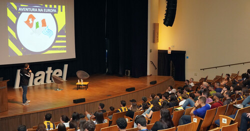 Evento reuniu palestra inspiradora e reconhecimento a estudantes que se destacaram nas modalidades esportivas do ano.