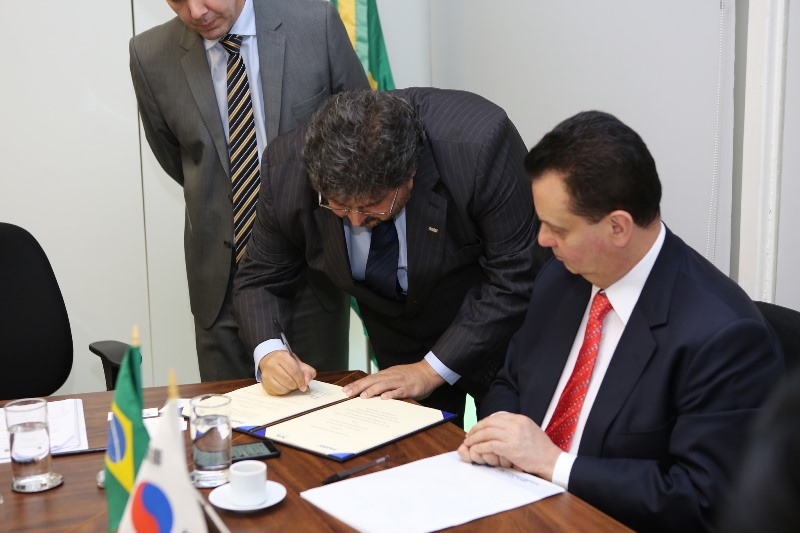inatel assinatura cooperacao coreia