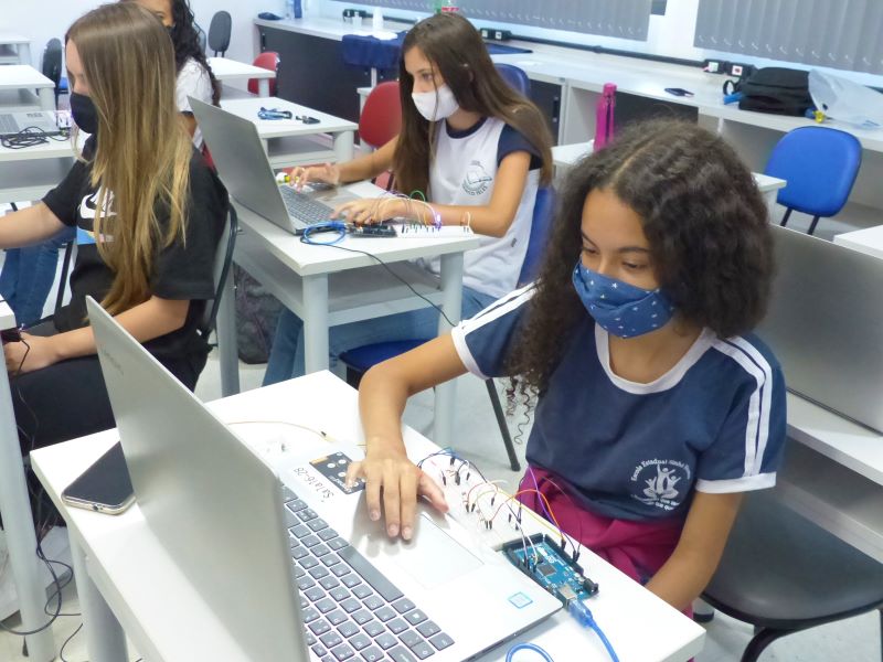 inatel workshop robot girls destaque