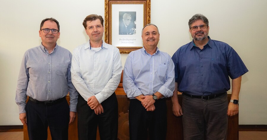 Professores Carlos Nazareth (atual diretor do Inatel); Alexandre Baratella (eleito vice-diretor do Inatel); Guilherme Marcondes (atual vice-diretor e eleito diretor do Inatel) e Marcelo Marques (presidente da Finatel), respectivamente.