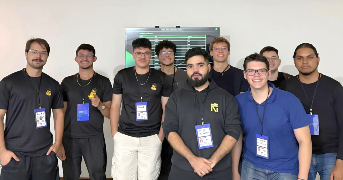 Time conquistou pódios completos em torneios de alto nível e reforça a importância da formação prática na área de segurança digital.