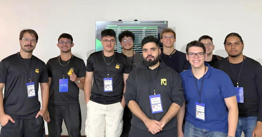 Time conquistou pódios completos em torneios de alto nível e reforça a importância da formação prática na área de segurança digital.