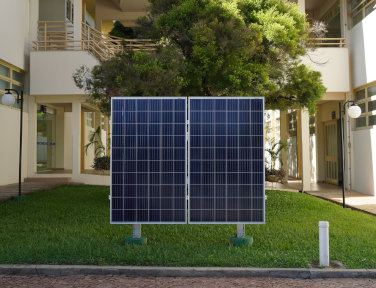 PLANTA DE GERAÇÃO DE ENERGIA SOLAR E EÓLICA PRÓPRIA