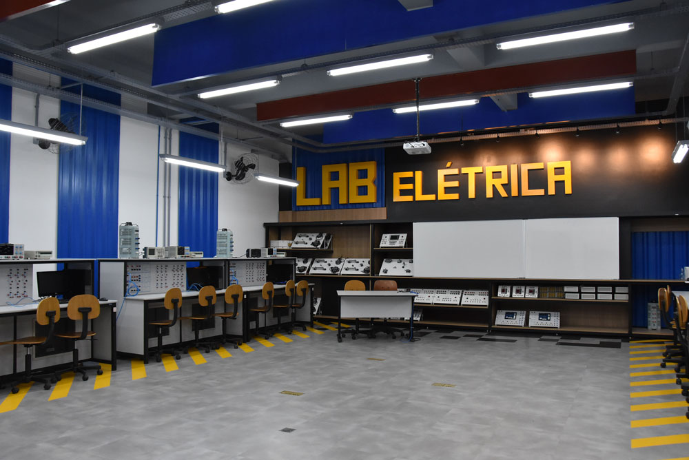Foto Laboratório Engenahria Elétrica
